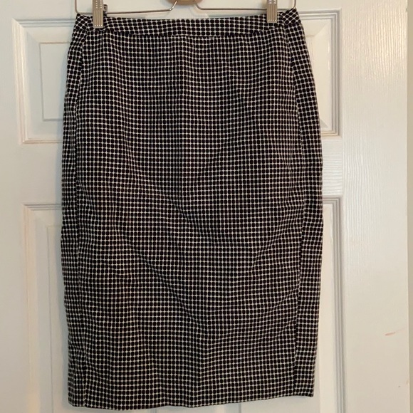 The perfect pencil skirt! - Picture 1 of 2